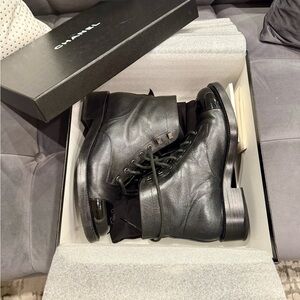 Chanel Women's Lace-Up Leather Ankle Boots w/ Patent Leather Logo Toe - Sz 39.5